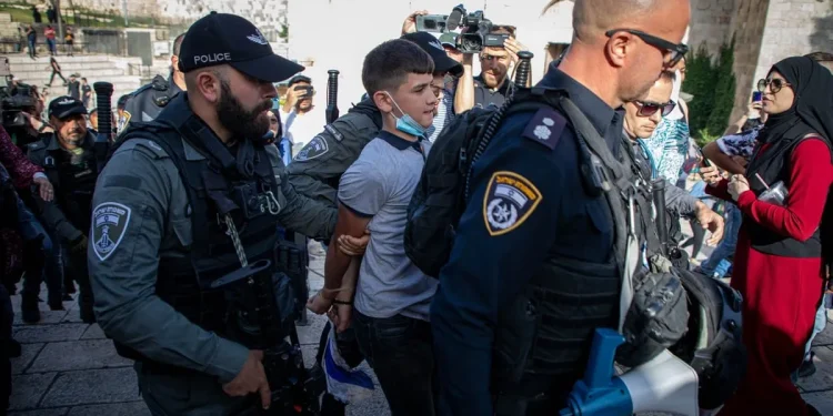 Baru Separuh Tahun 2023, Israel Sudah Menangkap 570 Anak Palestina 