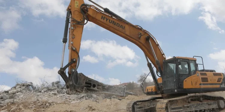 Israel Hancurkan Sekolah, Anak Palestina dari Komunitas Badui Terancam Putus Sekolah