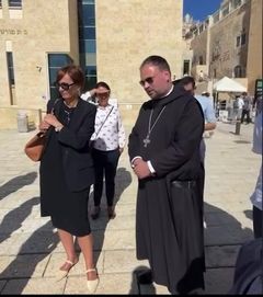 Klaim Kuburan, Kelompok Yahudi Menyerang dan Meludahi Pendeta di Gereja dan Biara Haifa