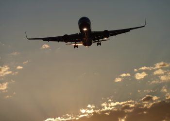 Hanya karena Orang Palestina, Perempuan Ini Ditolak untuk Naik Pesawat