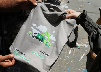 Mulai kampanye untuk Kurangi Limbah Plastik, Gaza Alihkan Penggunaan Kantong Plastik ke Tas Kain