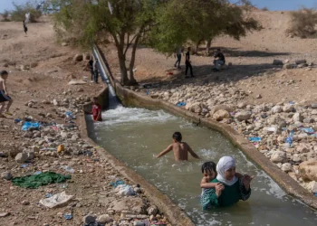 Saat Permukiman Israel Berlimpah Air, Warga Palestina Justru Kesulitan Memperoleh Air