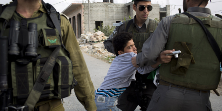 Setelah Menahannya 9 Bulan, Israel Bebaskan Seorang Tawanan Anak 