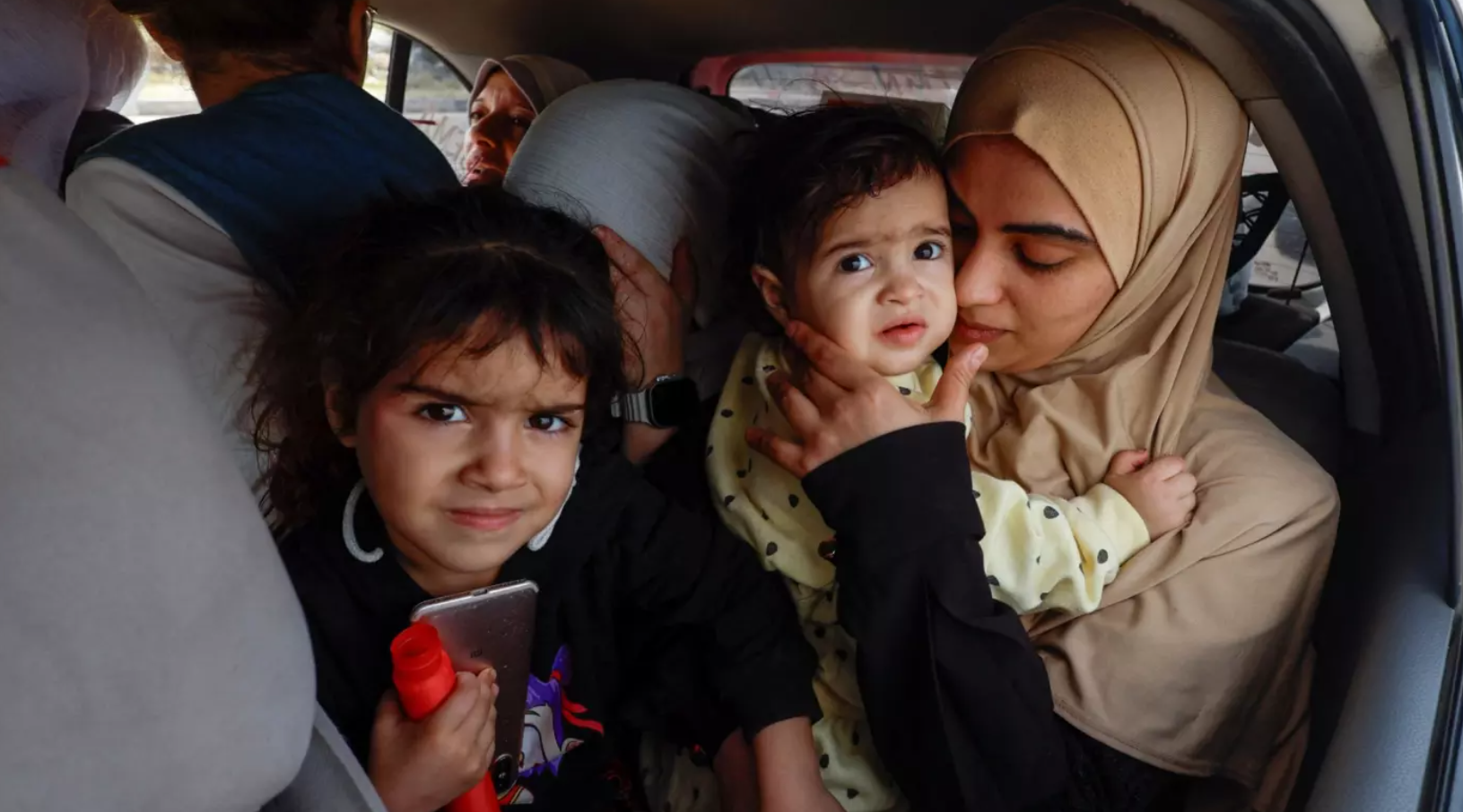 Akibat Serangan Brutal Israel, Perempuan-perempuan Gaza Harus Melahirkan di Jalanan hingga Mobil