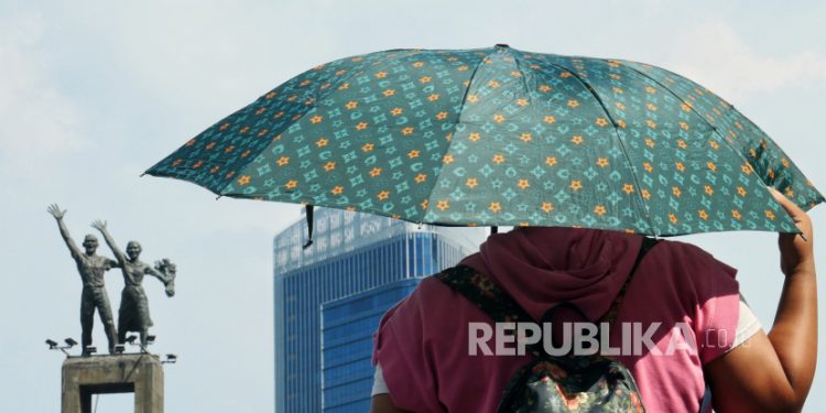 Cuaca 'Mendidih', Sejumlah Wilayah Indonesia Capai Suhu 38 Derajat!