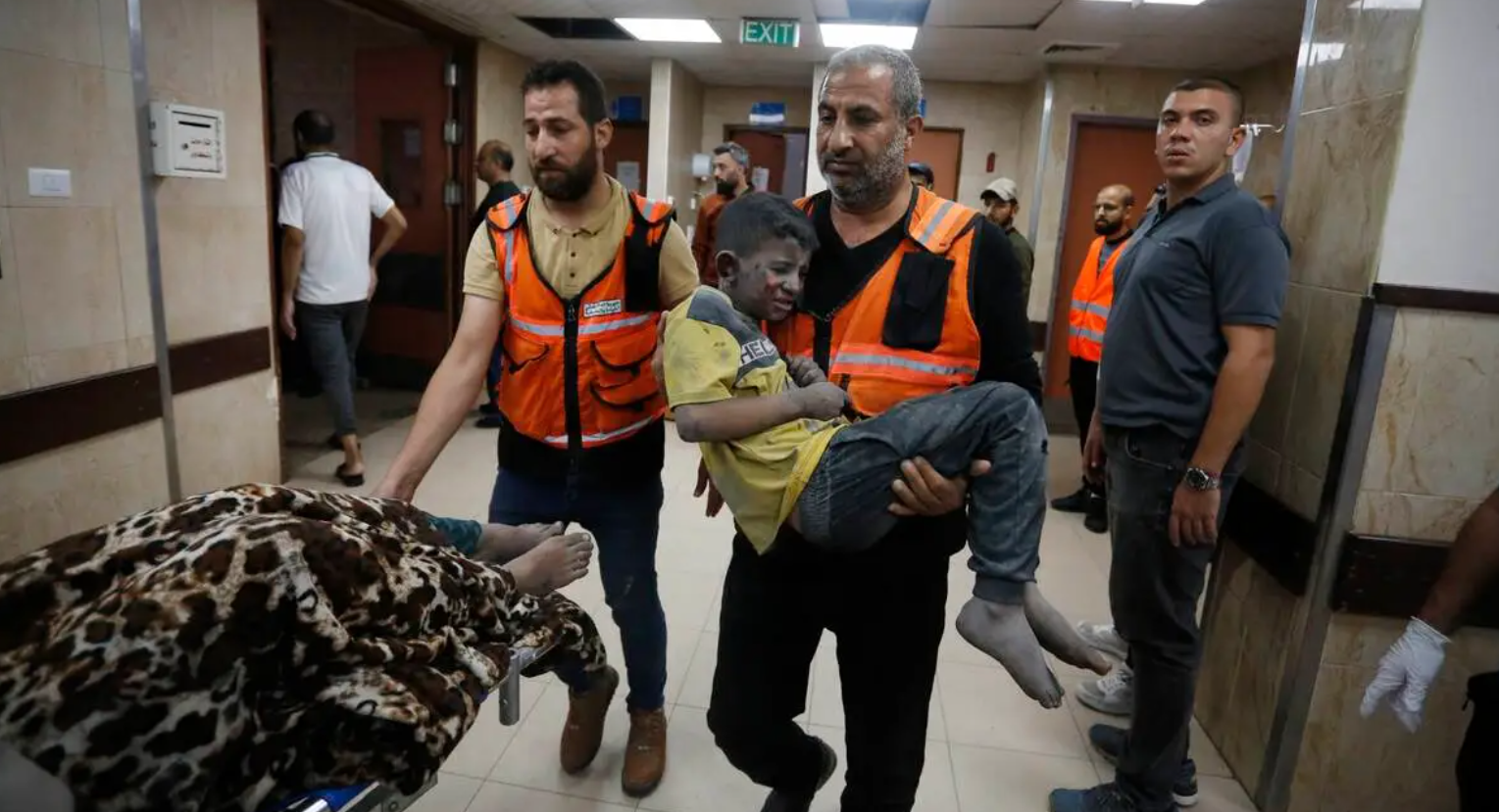 ‘Apalah arti sebuah nama?’ Anak-Anak di Gaza Menulis Nama di Tangan dan Kaki Mereka Agar Bisa Diidentifikasi jika Terbunuh oleh Bom