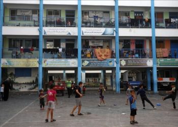 Israel Bombardir Gaza dengan Serangan Udara, 137 Ribu Orang Mengungsi ke Sekolah UNRWA 