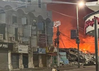 Israel Hancurkan Bangunan Perumahan Dekat Rumah Sakit Terbesar di Gaza