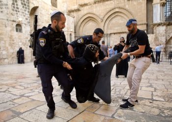 Israel Hina Umat Kristen di Al-Quds (Yerusalem), Sebut Meludahi Wajah Orang Kristen adalah “Tradisi”