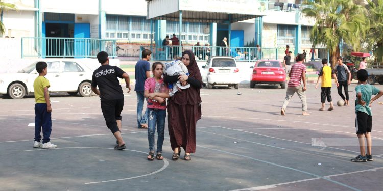 Israel Luluhlantakkan Gaza, Puluhan Ribu Orang Mencari Perlindungan ke Sekolah-Sekolah UNRWA