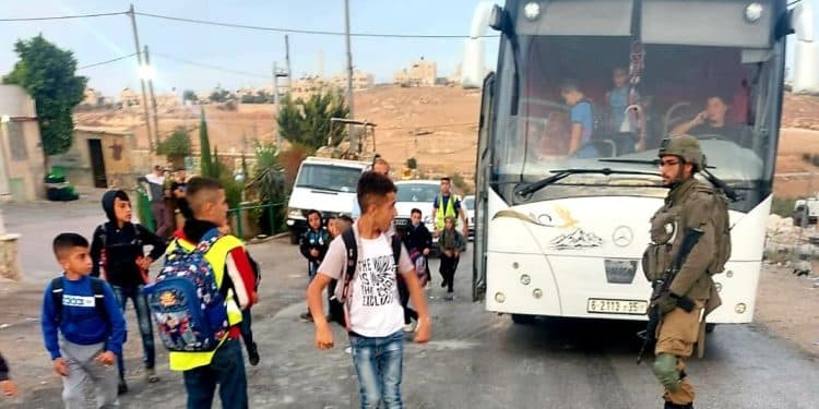 Pasukan Israel Menahan Guru dan Kepala Sekolah di Dekat Hebron