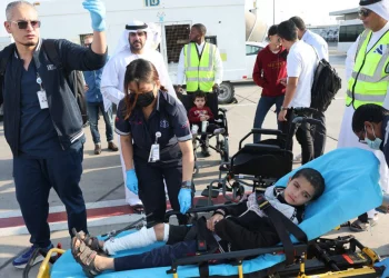 15 Anak Gaza dan Keluarga Pendamping Telah Tiba di UEA untuk Mendapat Perawatan, Ribuan Lainnya Masih Menunggu Giliran