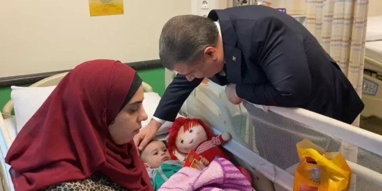 Agresi Memasuki Hari ke-40, Pasien Kanker Diievakuasi dari Gaza menuju Turki untuk Perawatan