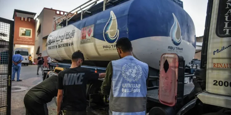 Badan Pengungsi PBB membutuhkan 160.000 liter bahan bakar setiap hari untuk menjalankan operasi di Gaza