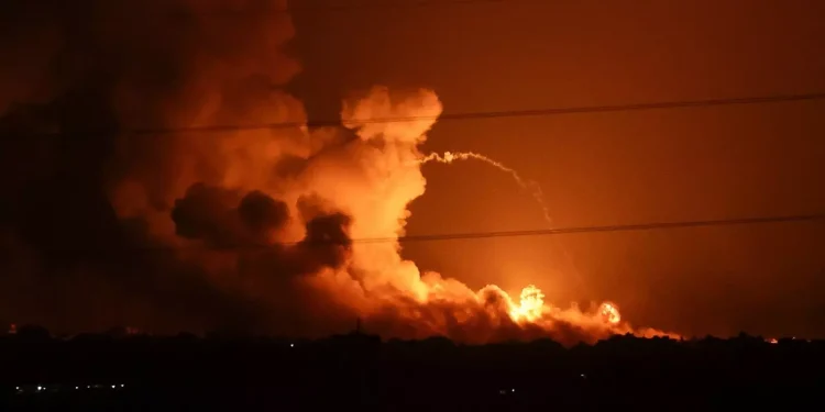 Blinken Bertemu Mahmoud Abbas, Israel Intensifkan Pengeboman di Jalur Gaza