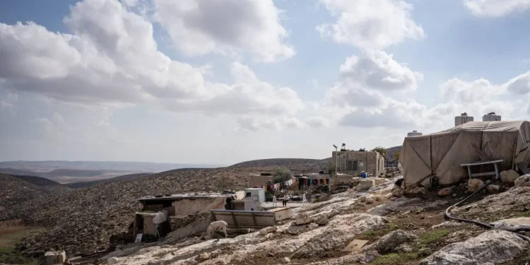 Bukan Gaza, Pemukim Israel Menghancurkan Properti Palestina di selatan Hebron, Tepi Barat