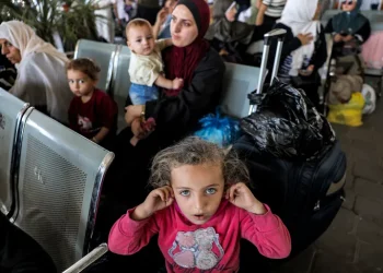 Chaos: Ketakutan Merajalela saat Warga Negara Asing Berdesakan Meninggalkan Gaza melalui Perbatasan Rafah