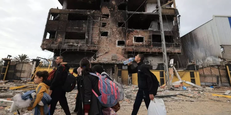 Detik-detik Bom Israel Menghancurkan Masjid di Khan Younis