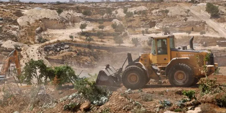 Dunia Fokus pada Gaza, Israel Ambil Kesempatan untuk Menghancurkan Belasan Rumah Bersejarah di Tepi Barat