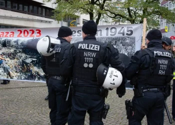 Kutuk Genosida di Gaza, Seorang Perempuan Yahudi di Jerman Ditangkap oleh Polisi