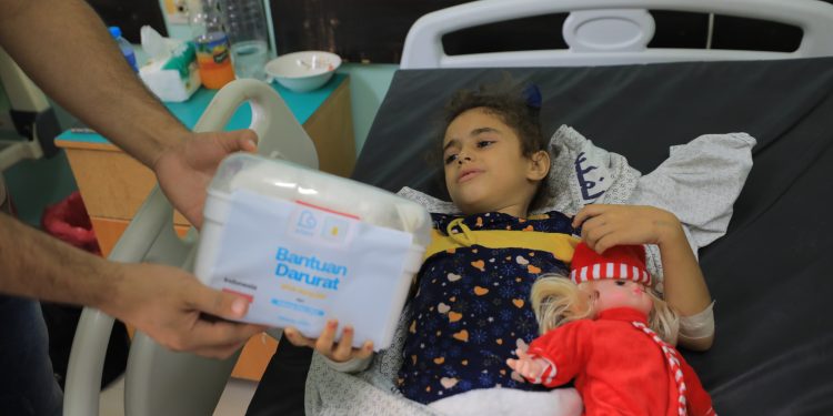 Krisis Obat-obatan di Gaza, Adara Berikan Bantuan Peralatan Medis dan Obat-obatan