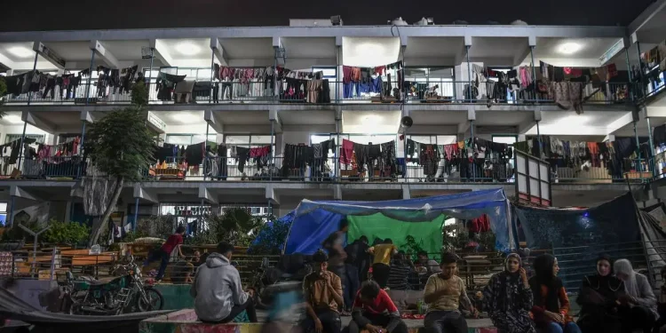 UNRWA: Bendera PBB Tidak Bisa Melindungi Penduduk Palestina yang Berlindung