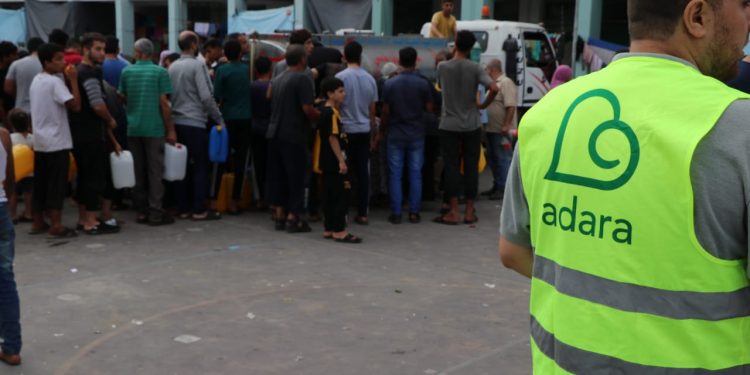 Air Bersih Gaza Semakin Sedikit, Adara Distribusikan Tangki Air Bersih Untuk Gaza