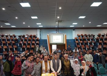 Adara adakan Diskusi Publik terkait dengan Agresi Gaza 2023 bersama dengan Serambi FHUI