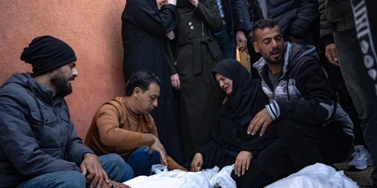 Israel Incar Selatan Gaza, 200 Orang Palestina Terbunuh Ribuan Mengungsi