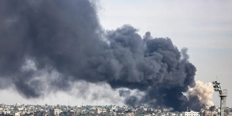 Israel Terus Mengincar Rumah Sakit di Utara dan Selatan Gaza