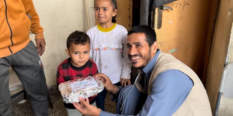 Adara Gandeng Beberapa Lembaga dan ORMAS Salurkan Bantuan Makanan Siap Saji di Gaza