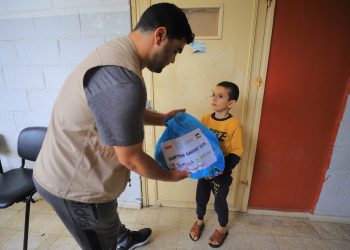 Krisis Kelaparan, Adara Distribusikan Bantuan Makanan Siap Saji di Khan Yunis, Gaza Selatan