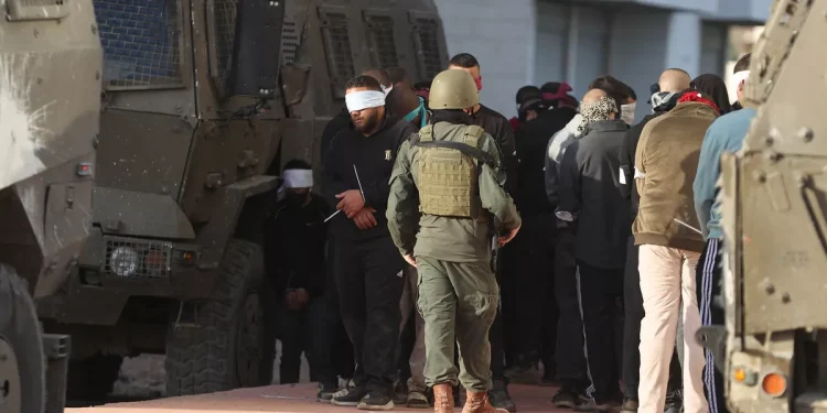 Israel Menangkap 15 warga Palestina di Tepi Barat, Jumlah Tawanan Mendekati 6.200 Sejak 7 Oktober