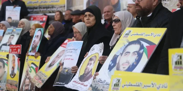 Jumlah Tawanan Palestina di Penjara Israel Capai 4.910 Orang selama Agresi di Gaza