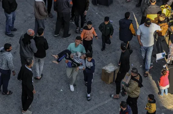 Lebih dari Dua Puluh Warga Palestina Gugur pada Senin Malam