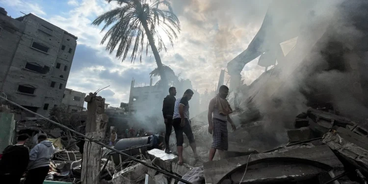 Israel Menghancurkan Separuh Bangunan di Gaza