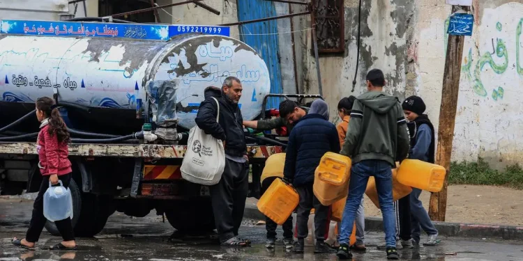 Gaza Saat Ini: Air Bersih Langka,  Limbah Padat Menumpuk, dan Penyebaran Penyakit Meningkat