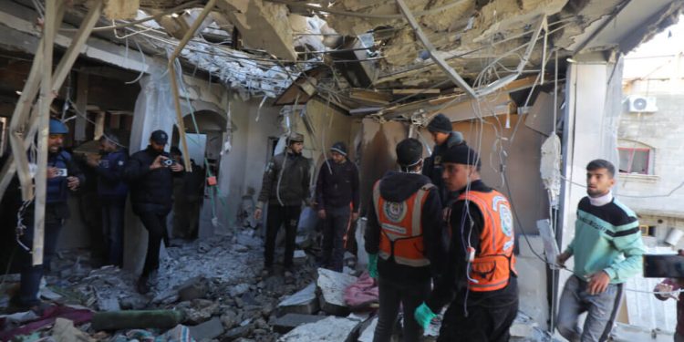 Israel Menangkap dan Menyiksa Direktur Rumah Sakit di Gaza