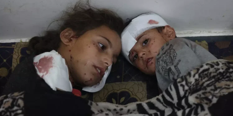 Lebih dari 20 Hari Israel Kepung Rumah Sakit  yang Berada di Khan Younis, Tembaki Warga Palestina