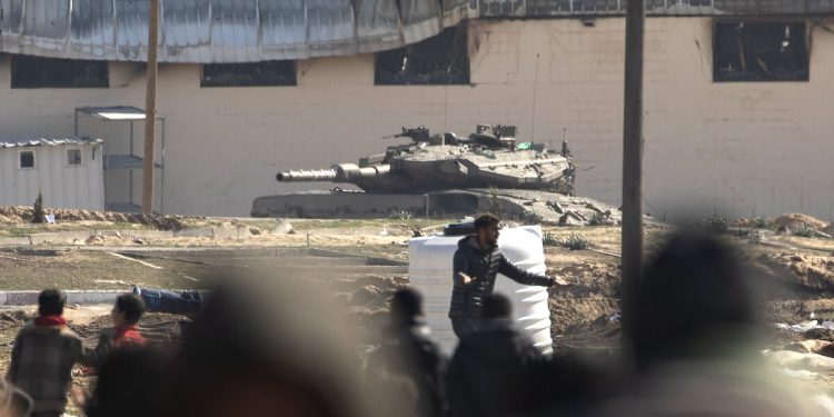 Pasukan Israel Mengebom Taman Kanak-kanak yang Berisi Pengungsi Palestina di Rafah