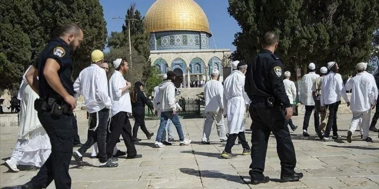 Lebih dari 700 Pemukim Ilegal Israel Menyerbu Masjid Al-Aqsa