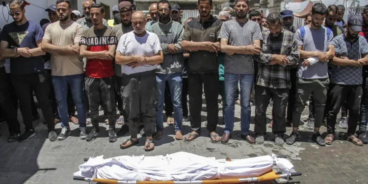 Puluhan Warga Palestina Terbunuh dalam Serangan Israel di Jalur Gaza