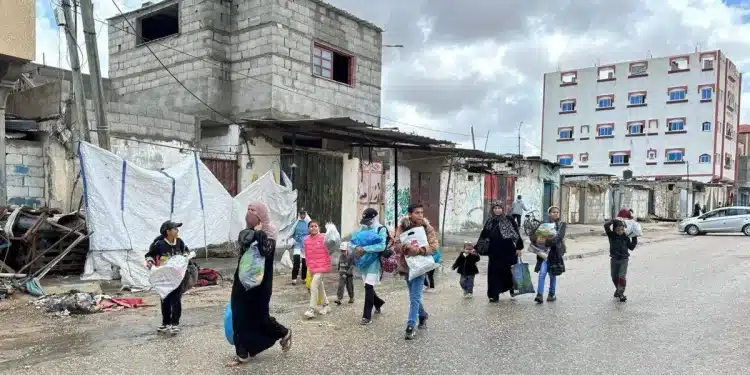 Ratusan Warga Palestina Mengungsi dari Rafah Timur di Tengah Perintah Evakuasi Israel