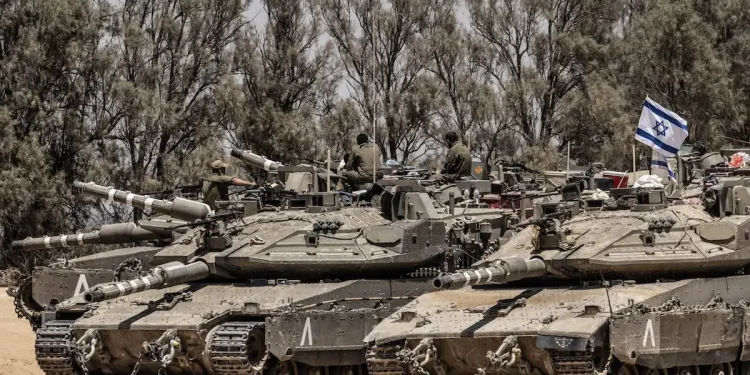 Tank-Tank Israel Masuk Lebih Jauh ke Rafah, Memaksa Warga Palestina Kembali Mengungsi