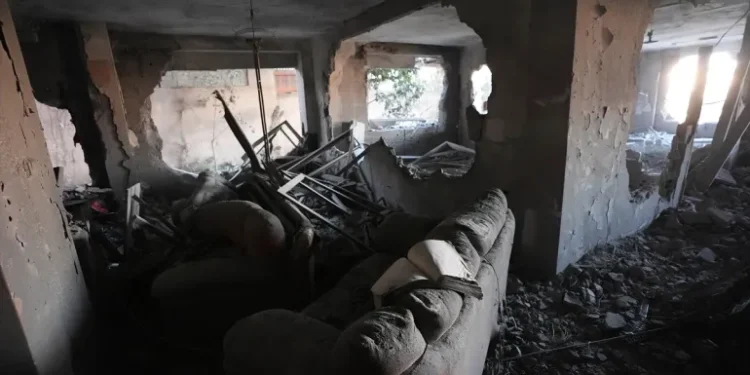 Update hari ke-312: 10 Orang Terbunuh Akibat Pengeboman Israel di Rumah Khan Younis