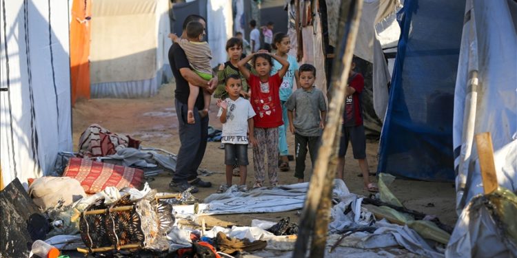 Anak-anak di Gaza Terkena Penyakit Kulit Akibat Tidak Higienisnya Kamp-Kamp Tenda 