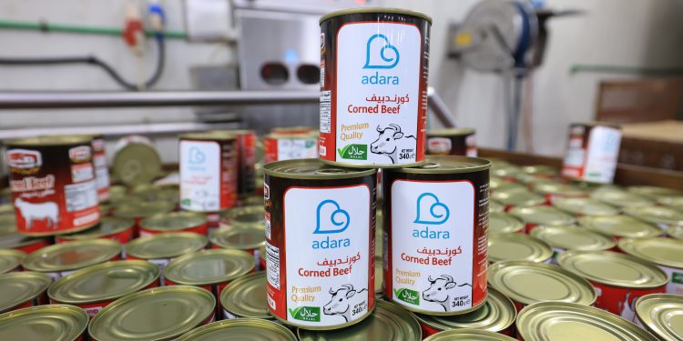 Truk Kontainer Pengangkut 39.039 Kaleng Kurban Kornet Adara Bersiap Memasuki Gaza