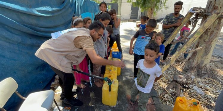 Adara Salurkan Bantuan Panel Surya: Solusi Energi Terbarukan untuk Menyediakan Akses Air Bersih di Gaza