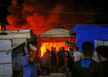 Update Hari ke-374: Kebakaran Besar Melelehkan Tenda di Pengungsian dan Rumah Sakit di Gaza Tengah