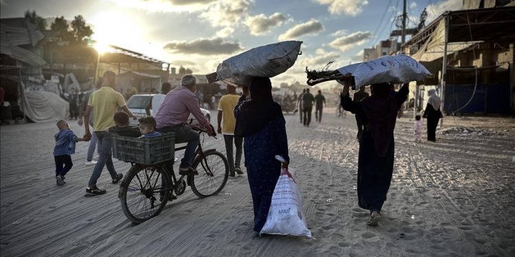Perempuan Gaza Utara yang Terpaksa Mengungsi: “Kami Tidak Tahu Apa-apa Tentang Mereka”